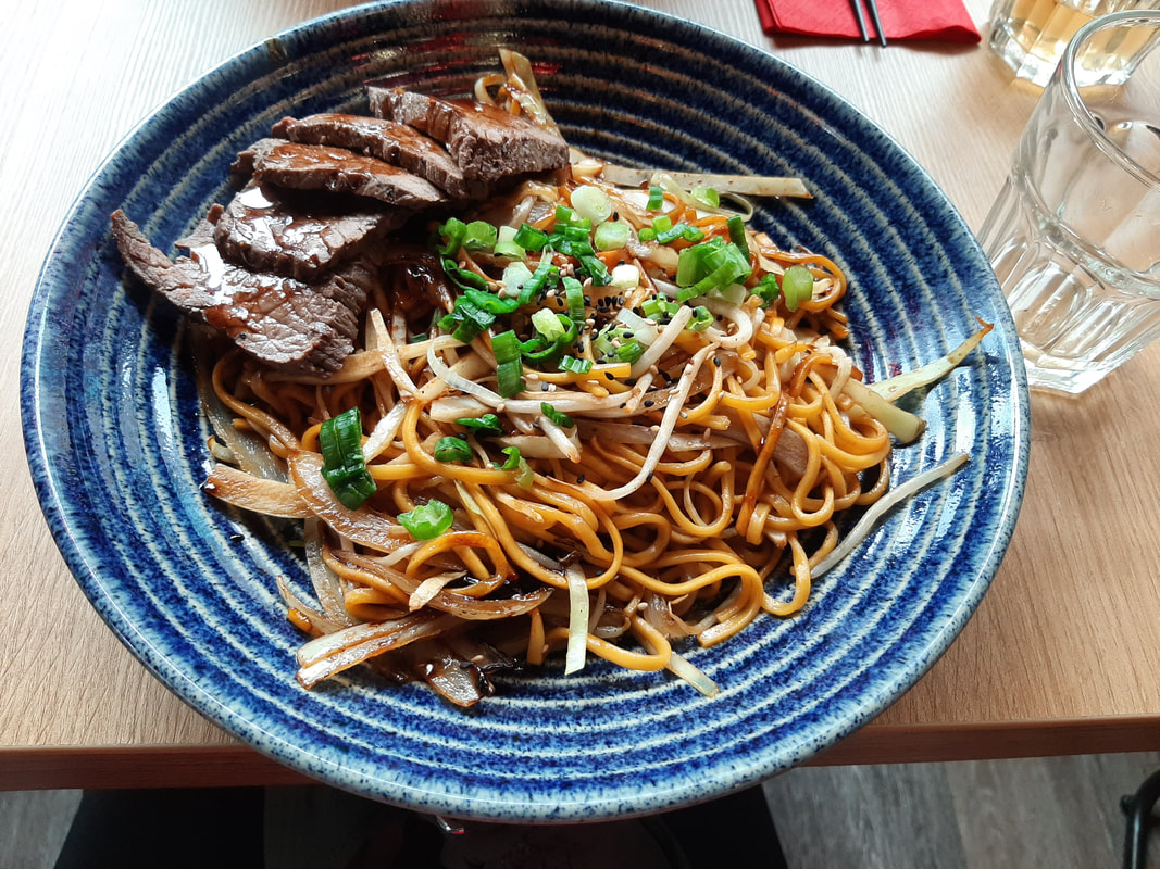 Chili noodle stir fry with beef 